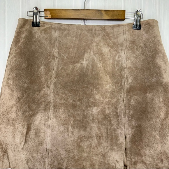 Blank NYC camel suede mini skirt size 30 - Picture 3 of 9